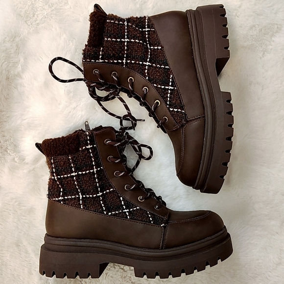 Rocket Dog Desmond Brown Lug Plaid Ankle Boots Size 8.5 - Picture 2 of 13